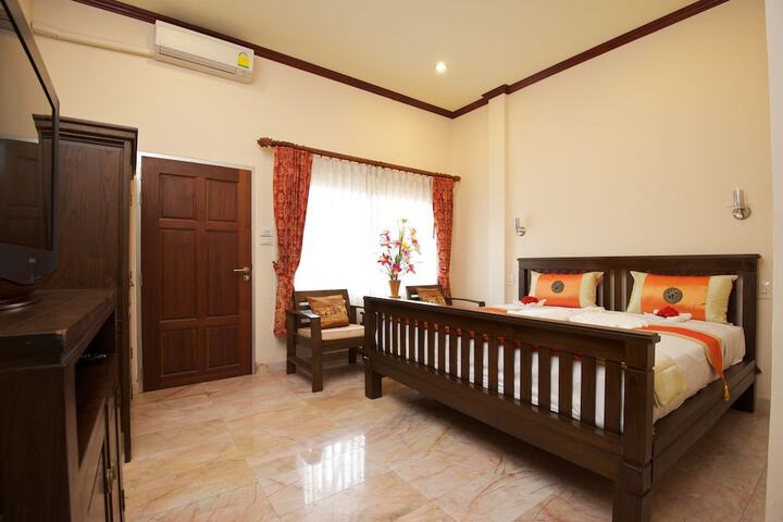 Room 5 of 123