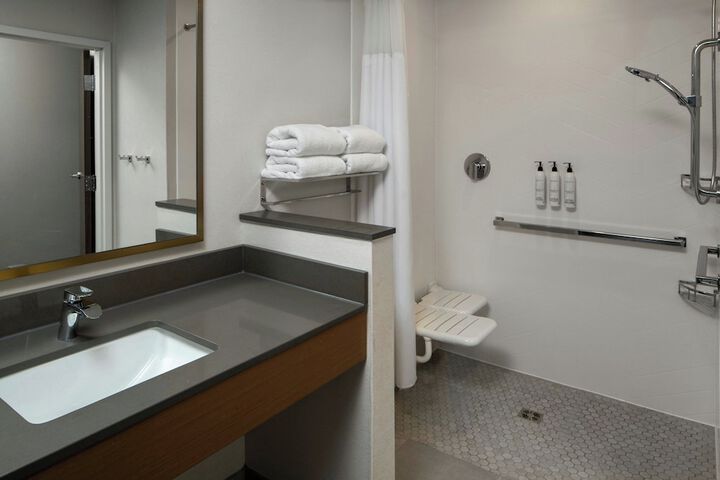 Room 12 of 21