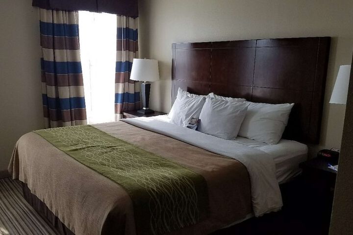 1 King Bed (7 of 7)