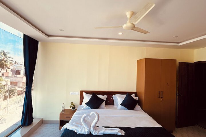 Room 14 of 24
