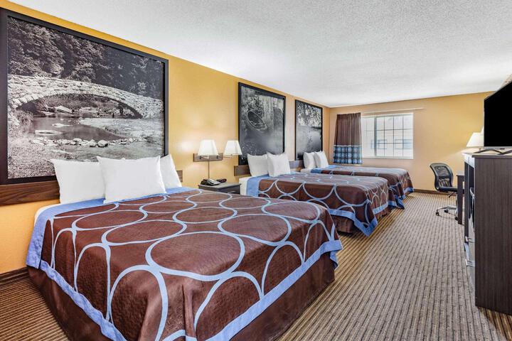 Queen Bed Accessible (5 of 8)