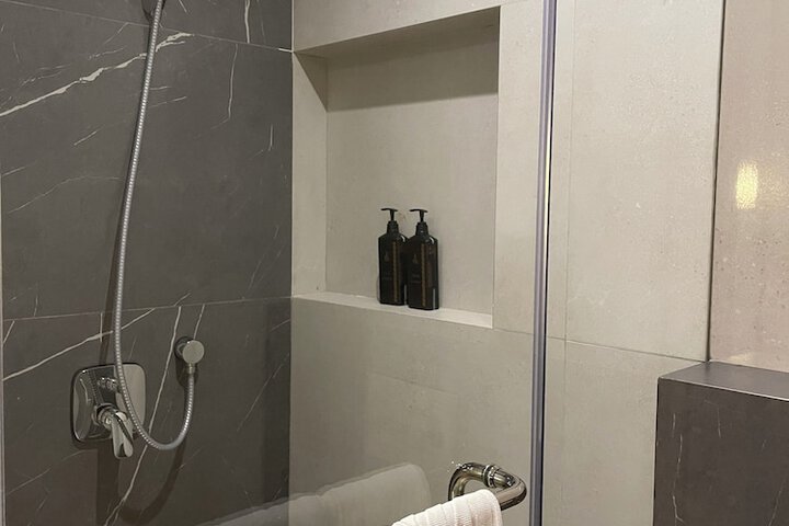 Room 50 of 74
