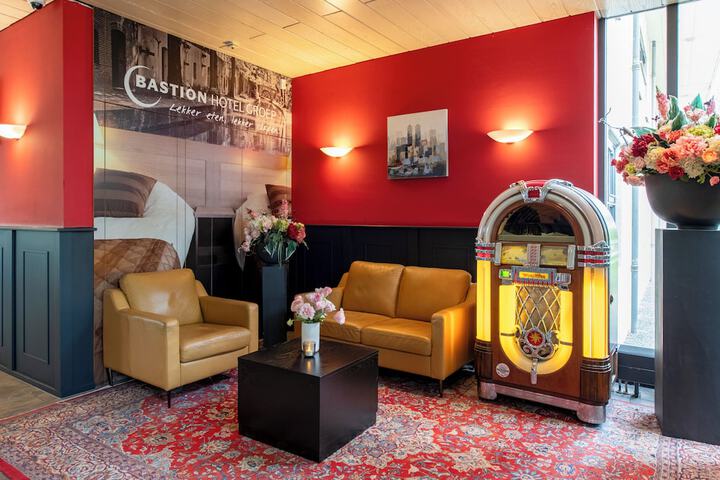 Guest Lobby