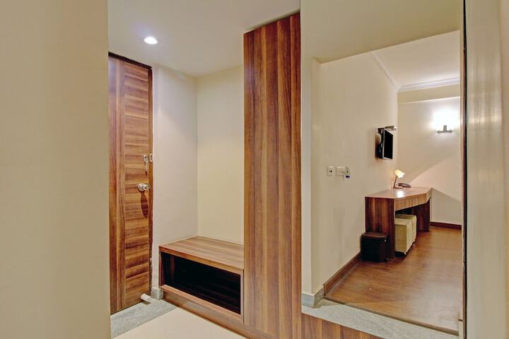 Room 30 of 48