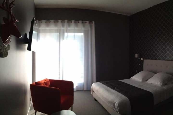 Room 12 of 28