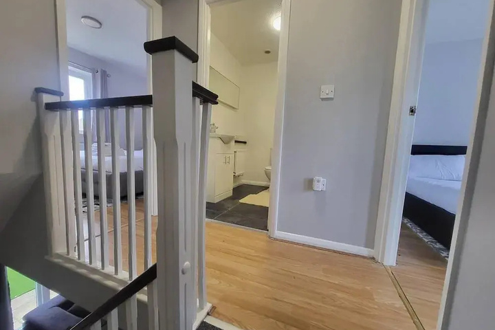 Room 9 of 14