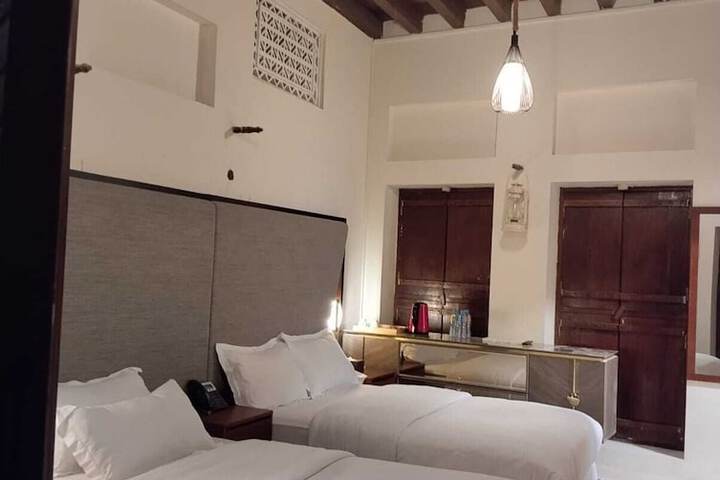 Room 26 of 48