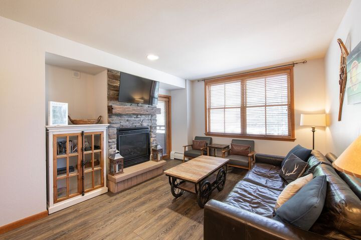 Zephyr Mountain Lodge Condo | 2 Bedrooms Lower Hughes View w / Ski Storage (Premium-Rated Condo 1317)