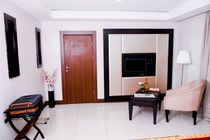Room 20 of 48