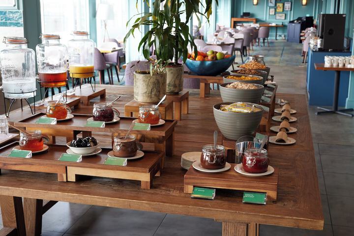 Breakfast/Coffee Service 52 of 90