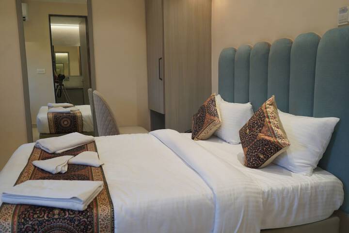 Room 27 of 40