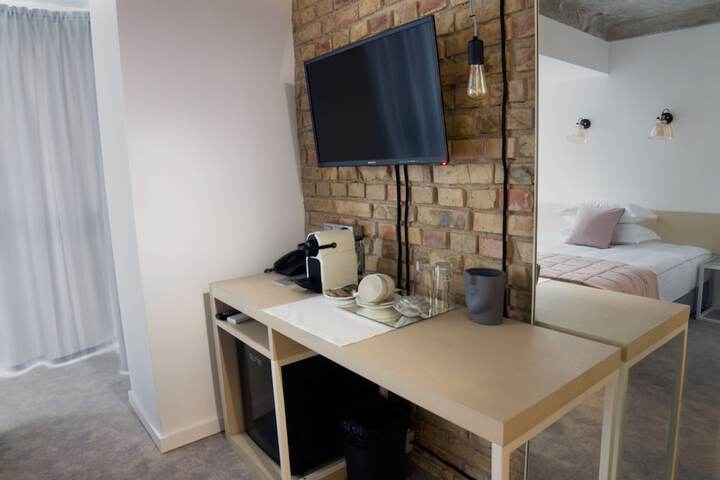 Room 16 of 42