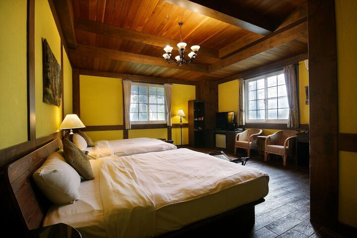 Room 12 of 73