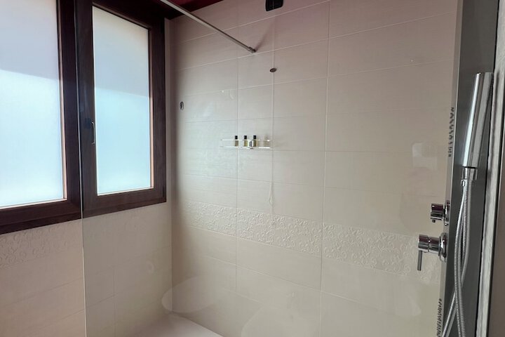 Room 30 of 67