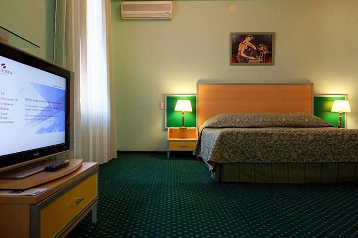 Room 13 of 118