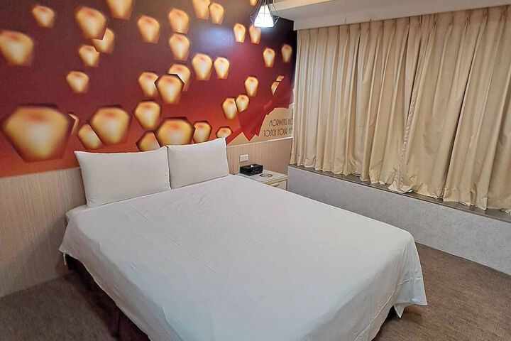 Room 19 of 32