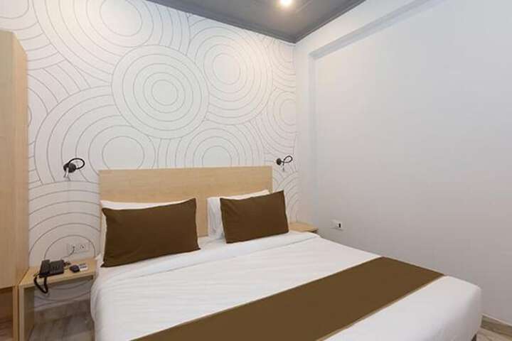 Room 12 of 15