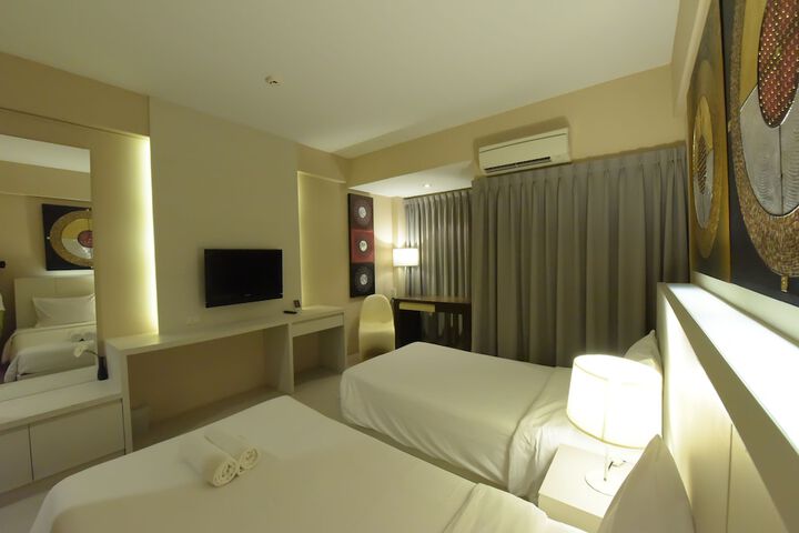 Room 30 of 63