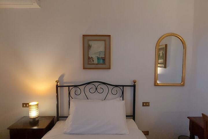 Room 2 of 46