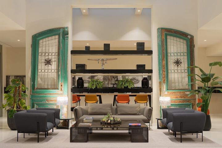 Hotel Lobby