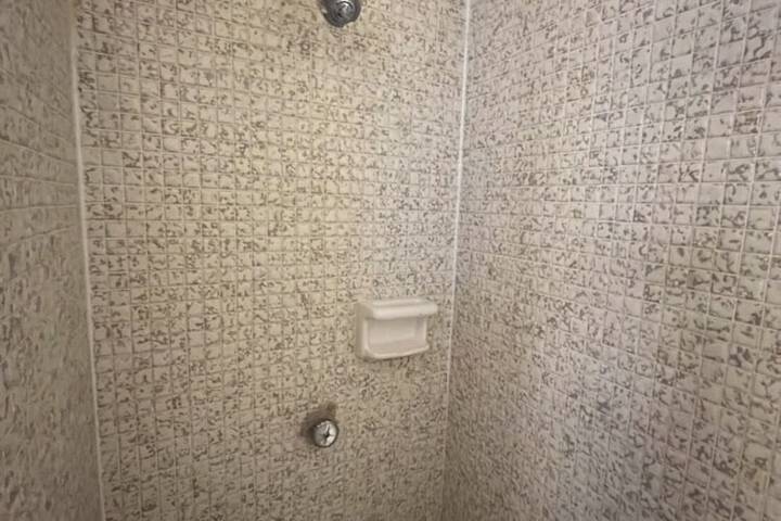 Room 30 of 43