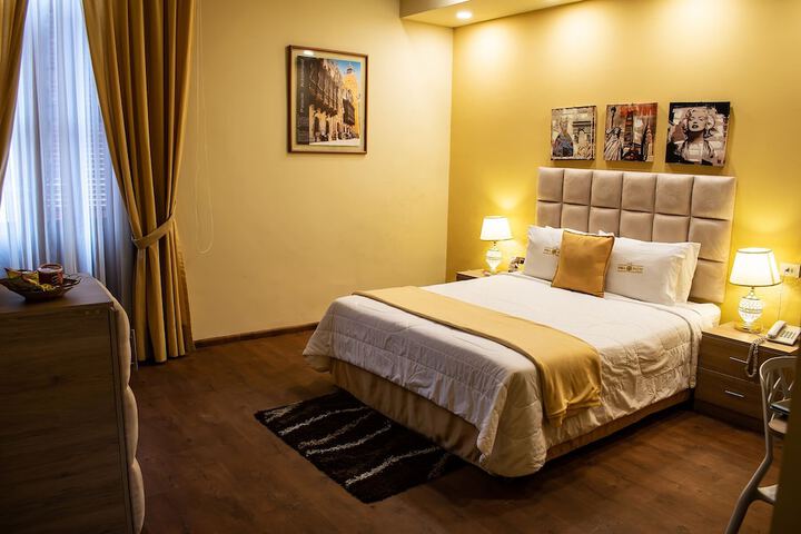 Room 10 of 51