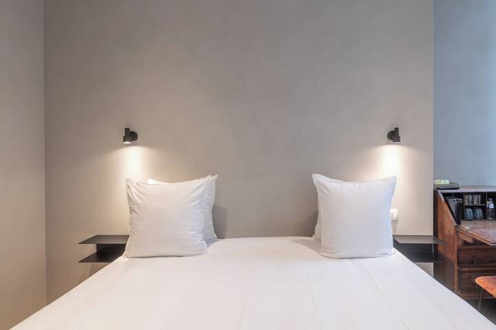 Room 40 of 148