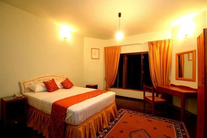 Room 13 of 40