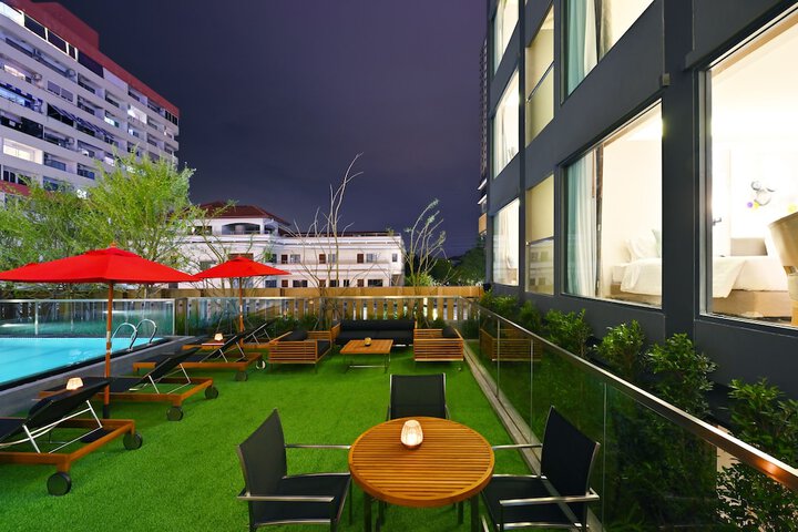 Hotel Exterior 160 of 165