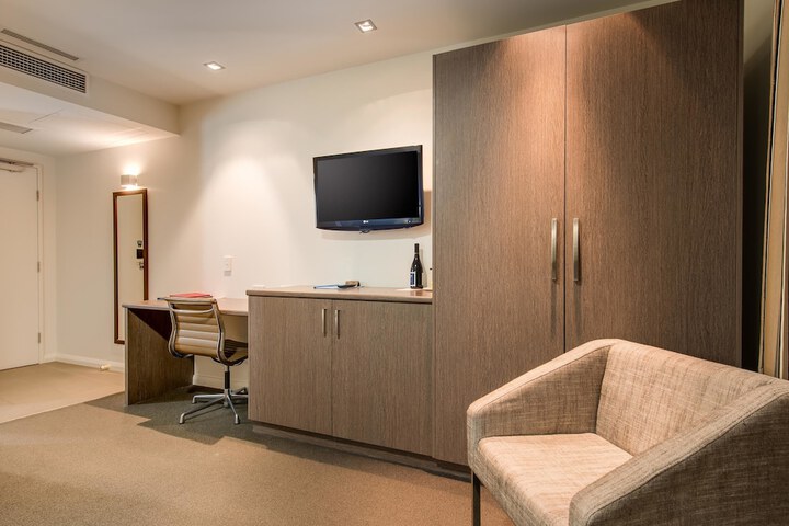 Room 9 of 42