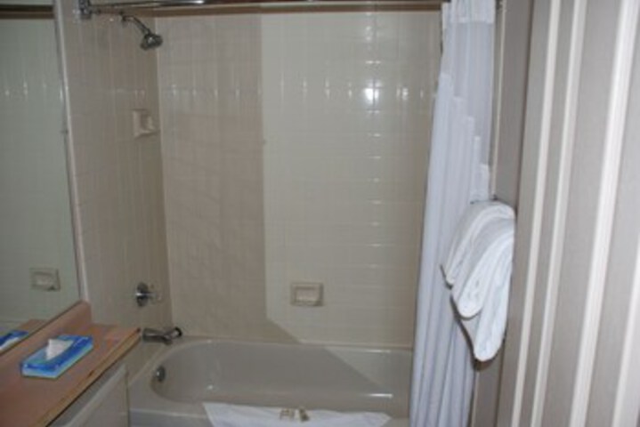 Room 4 of 18
