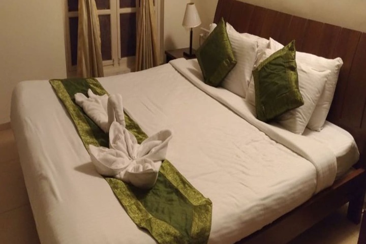 Room 3 of 6