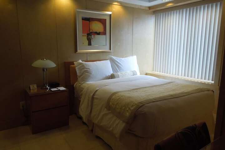 Room 13 of 41