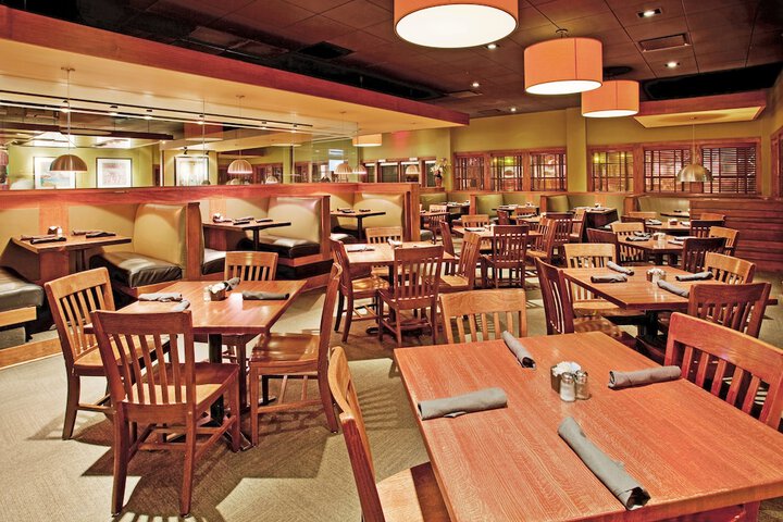 Dining 13 of 29
