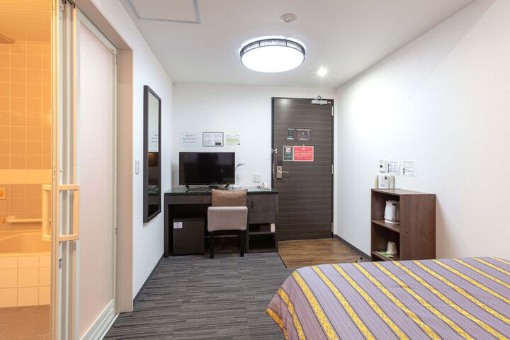 Room 8 of 39