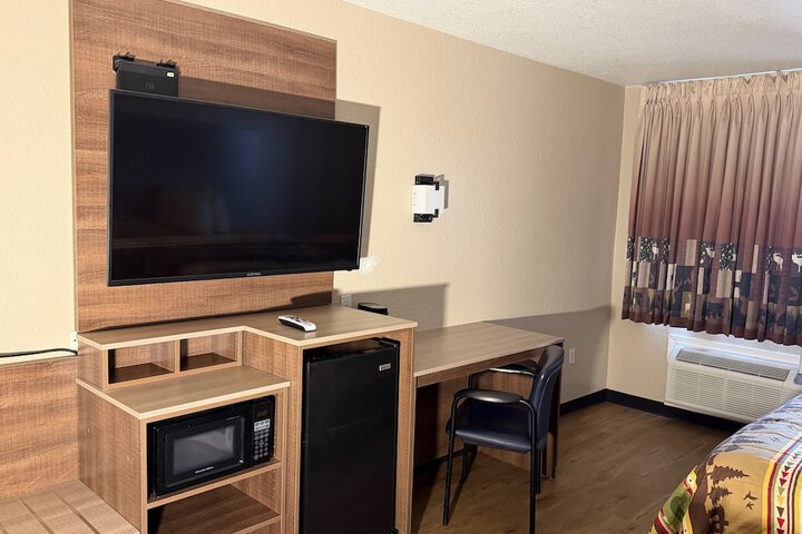 Room 27 of 48