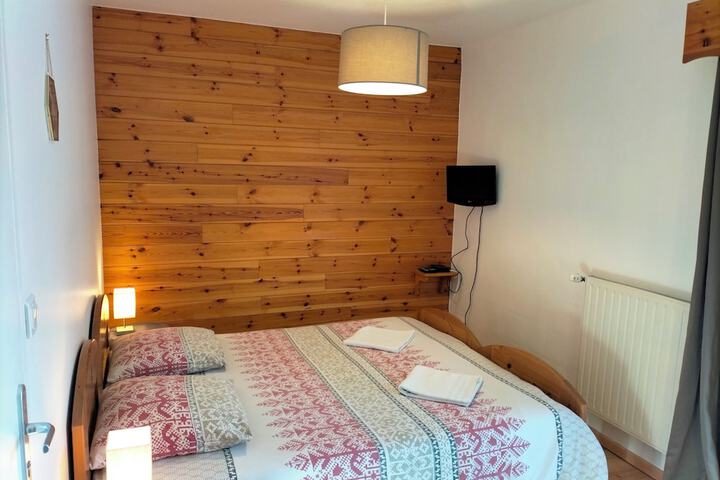 Room 32 of 70