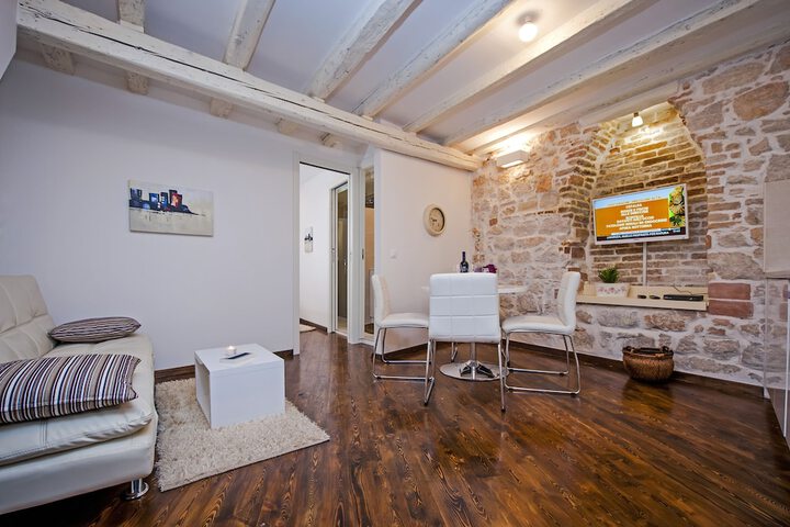 Room 20 of 35
