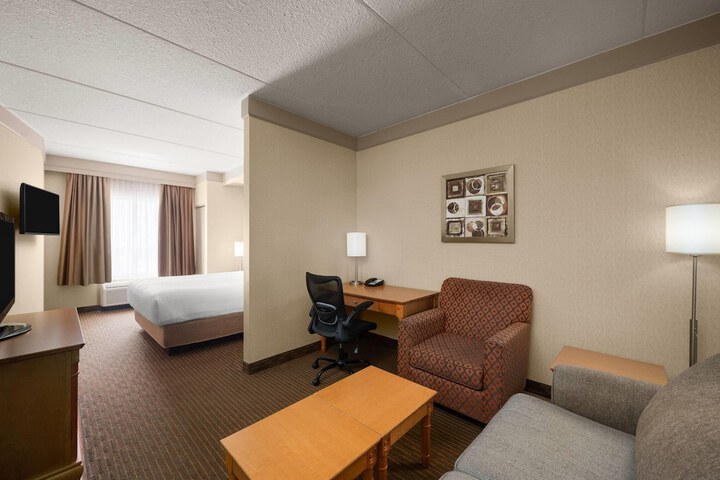 Room 33 of 95