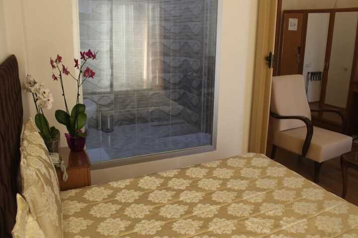 Room 18 of 37