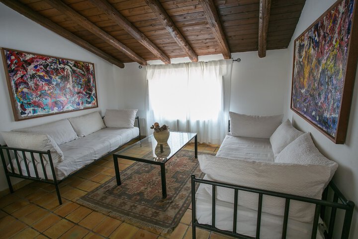 Room 15 of 48
