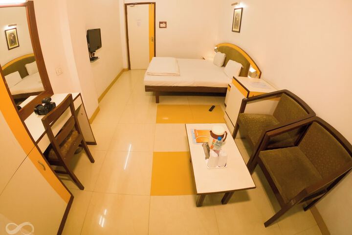 Room 4 of 35