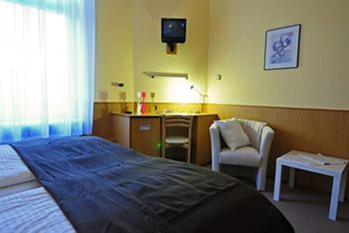 Room 8 of 41