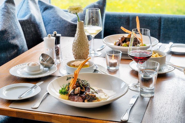 Dining 42 of 64