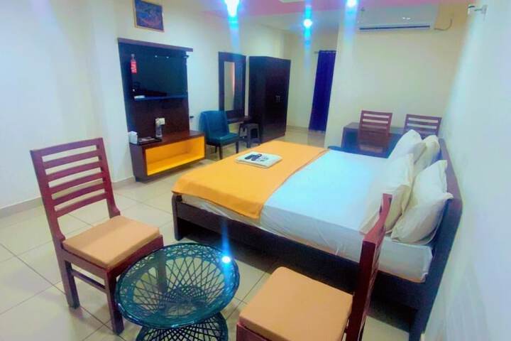 Room 9 of 35