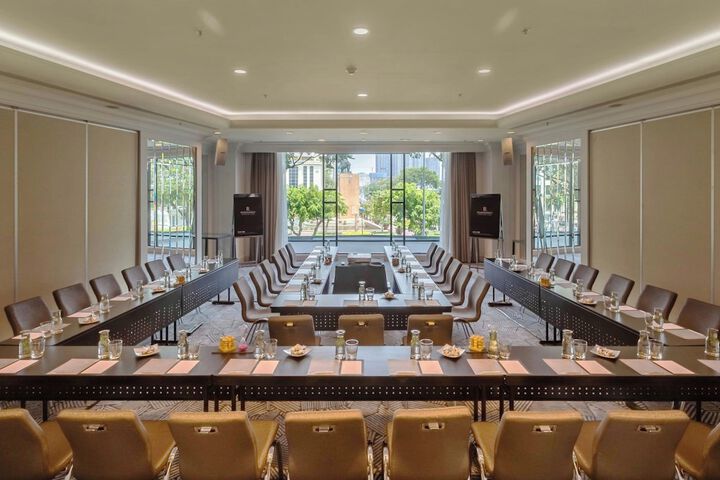 Business Center 105 of 128