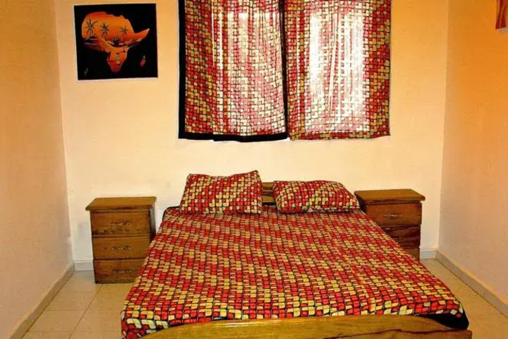Room 4 of 12