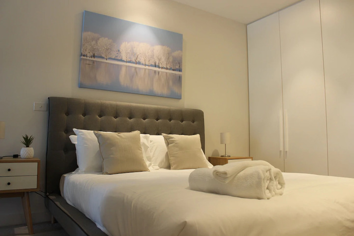 Room 2 of 9