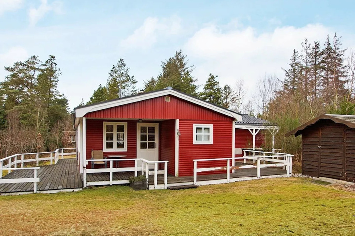 Rustic Holiday Home in Hemmet near Fjord