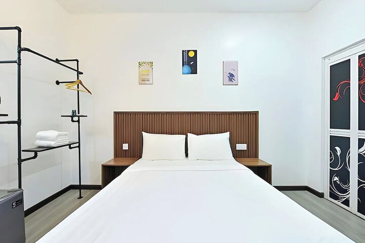 Room 13 of 30